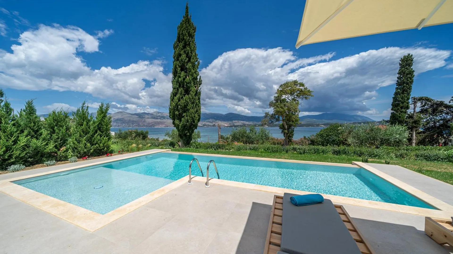 Villa Antinoi Lixouri Greece