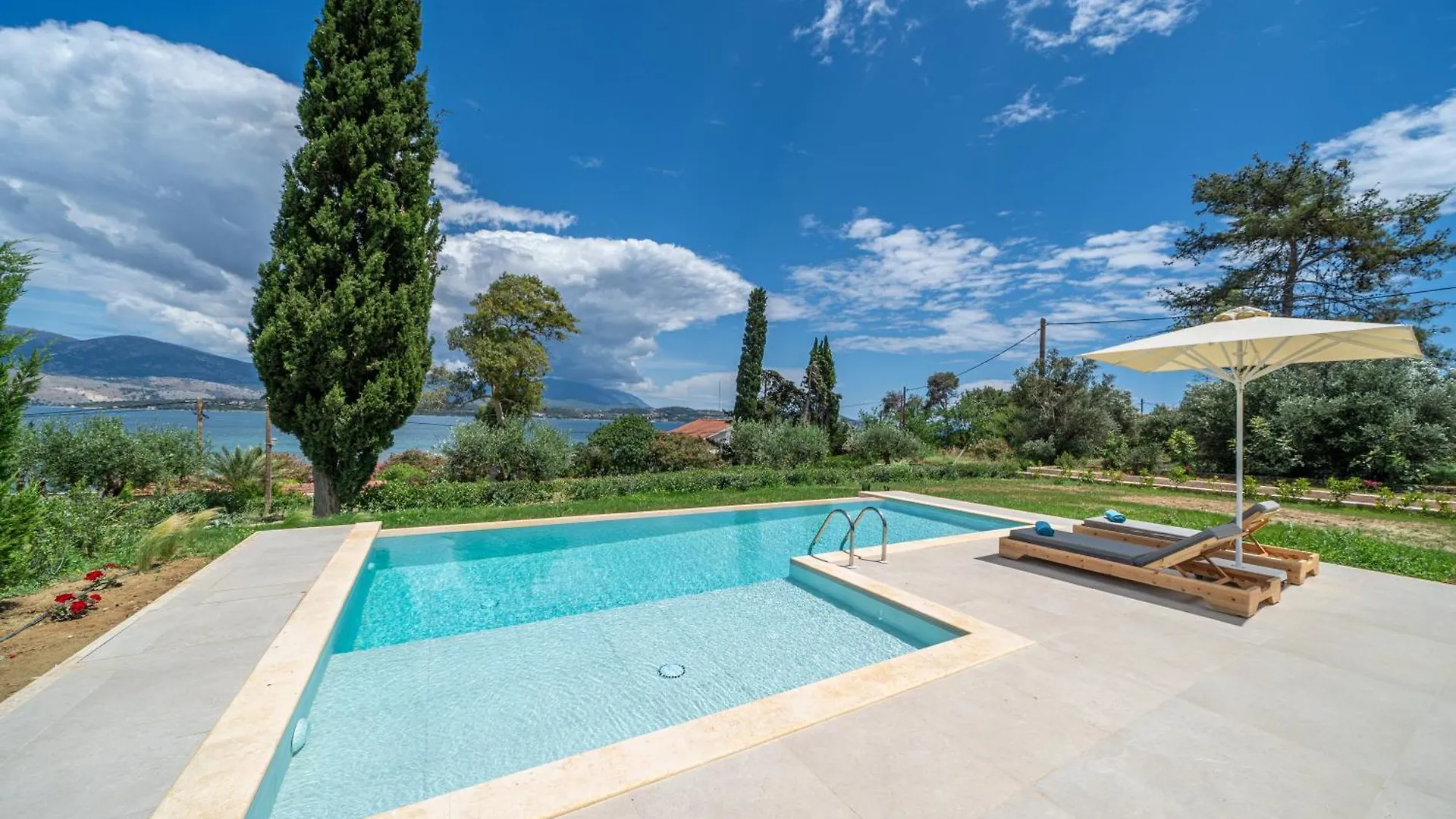 Villa Antinoi Lixouri 0*,  Greece