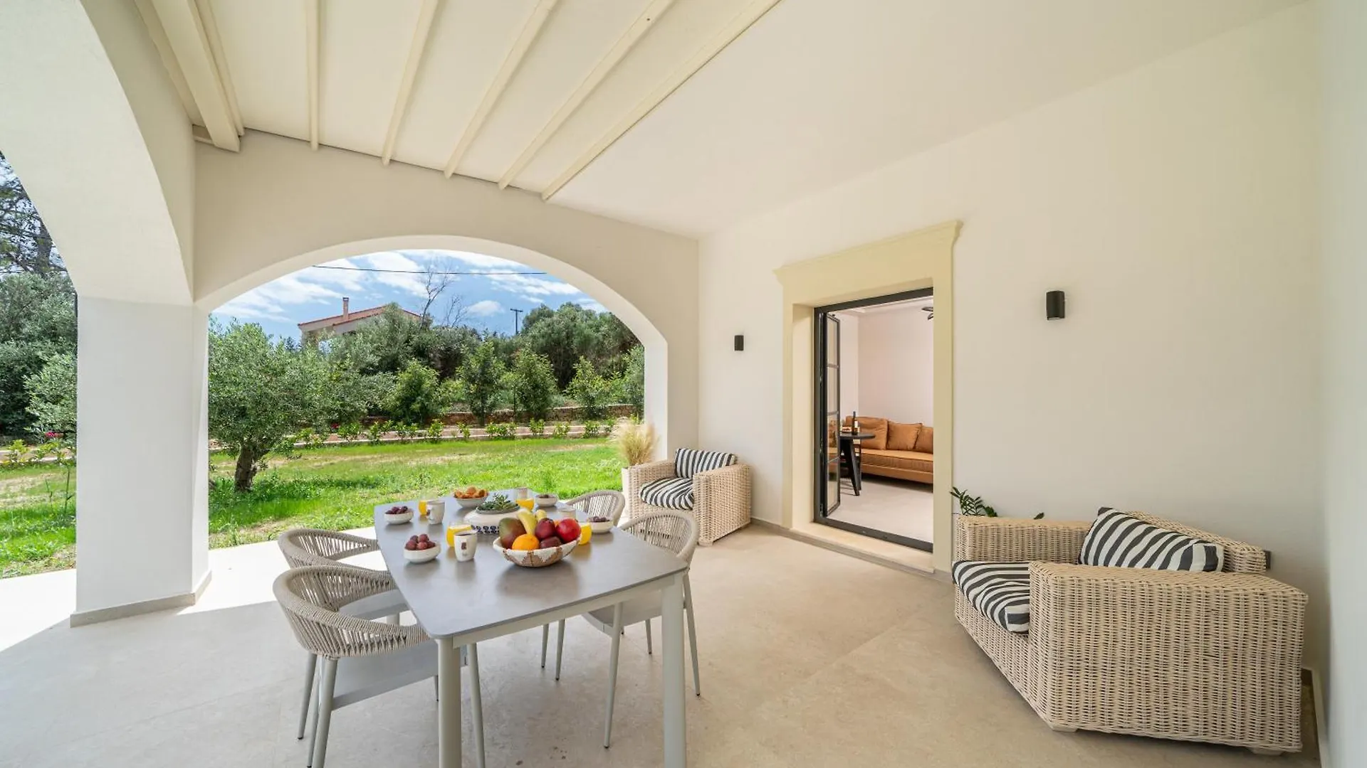 Villa Antinoi Lixouri