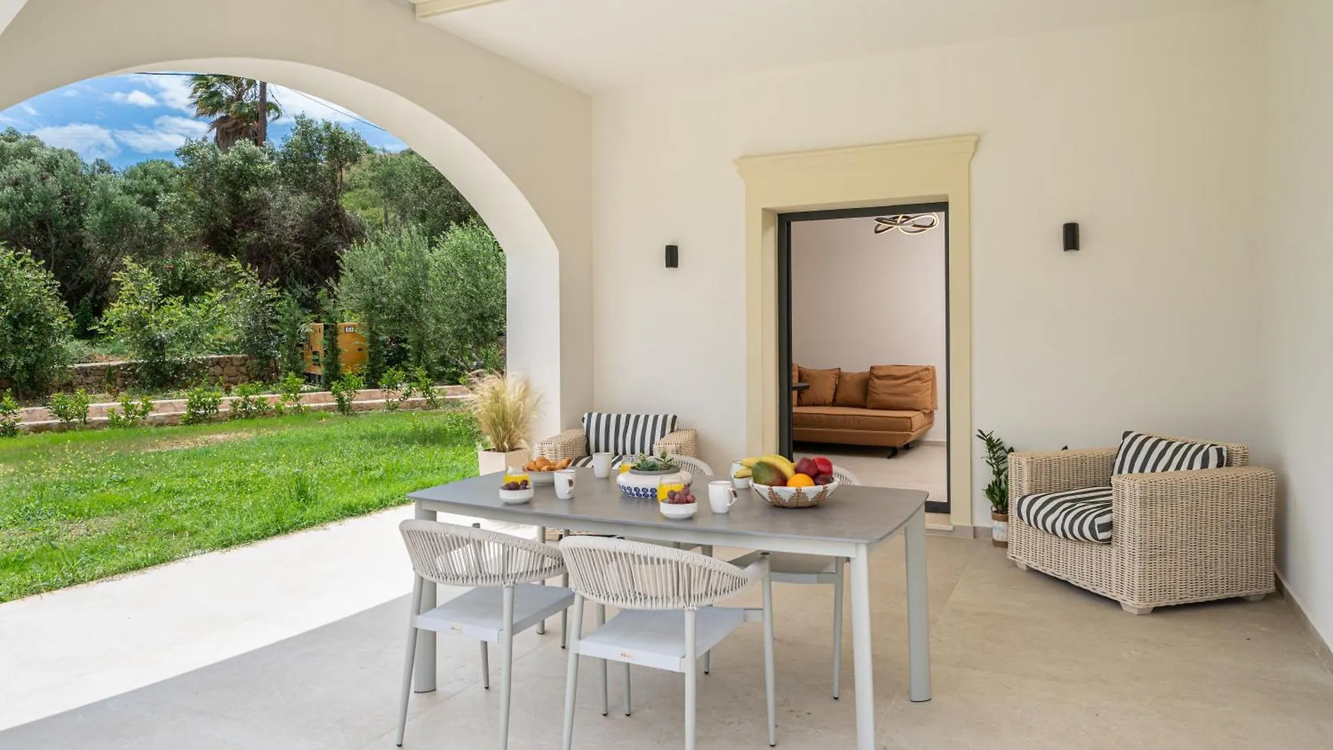 Villa Antinoi Lixouri
