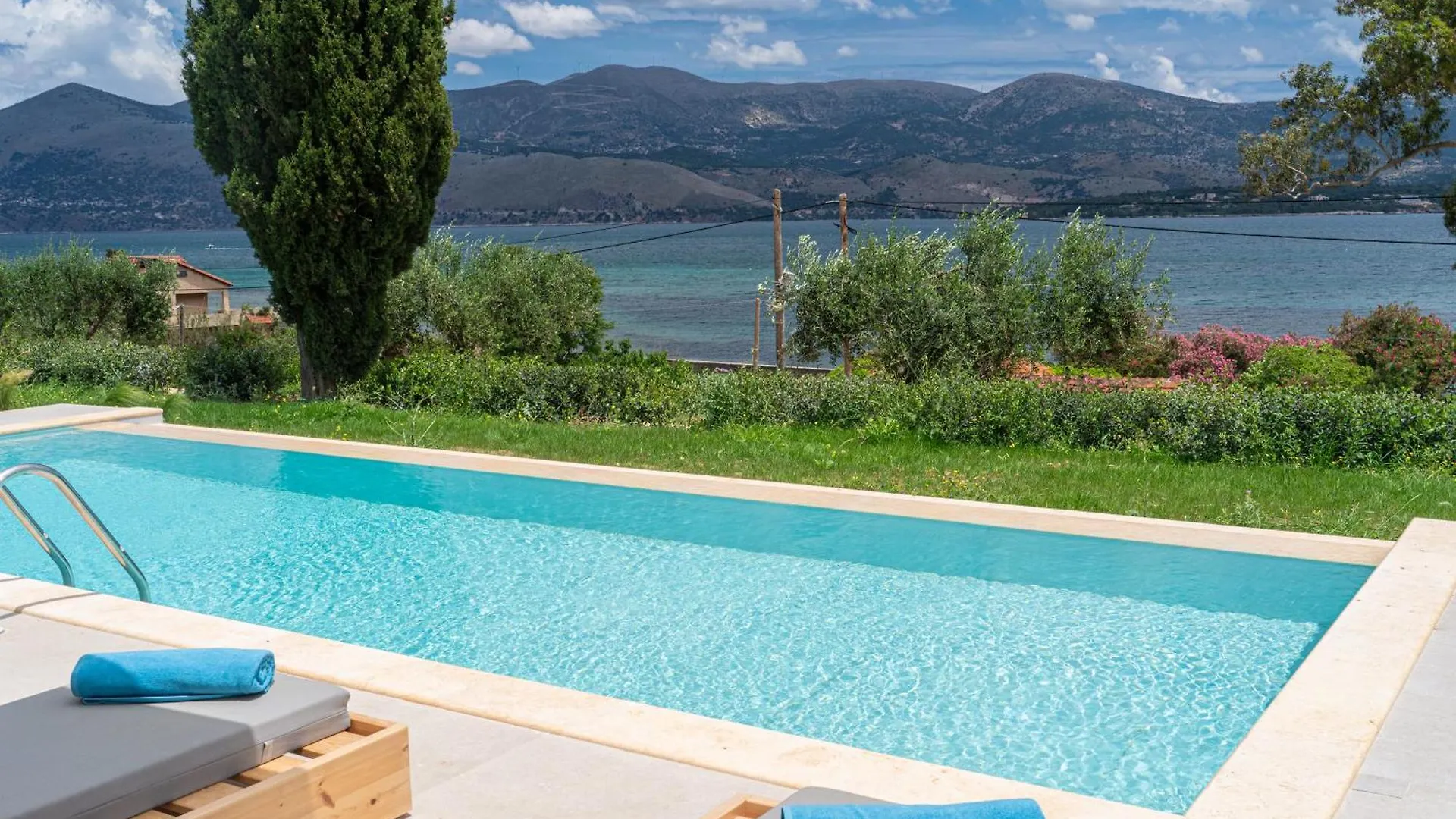 Villa Antinoi Lixouri