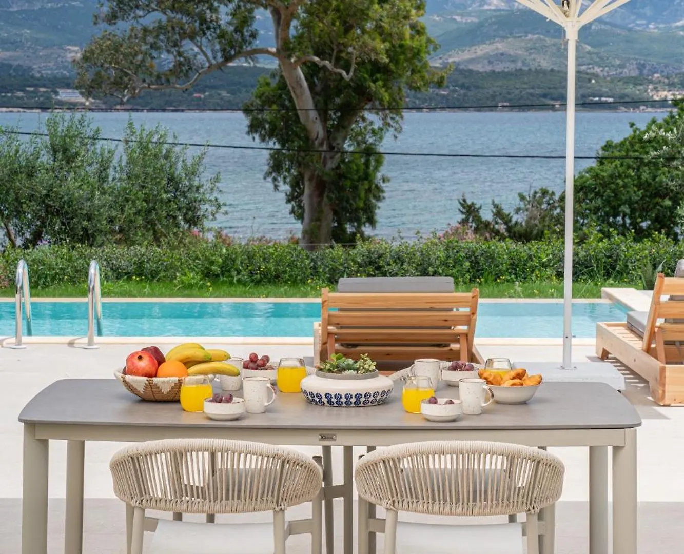 Villa Antinoi Lixouri