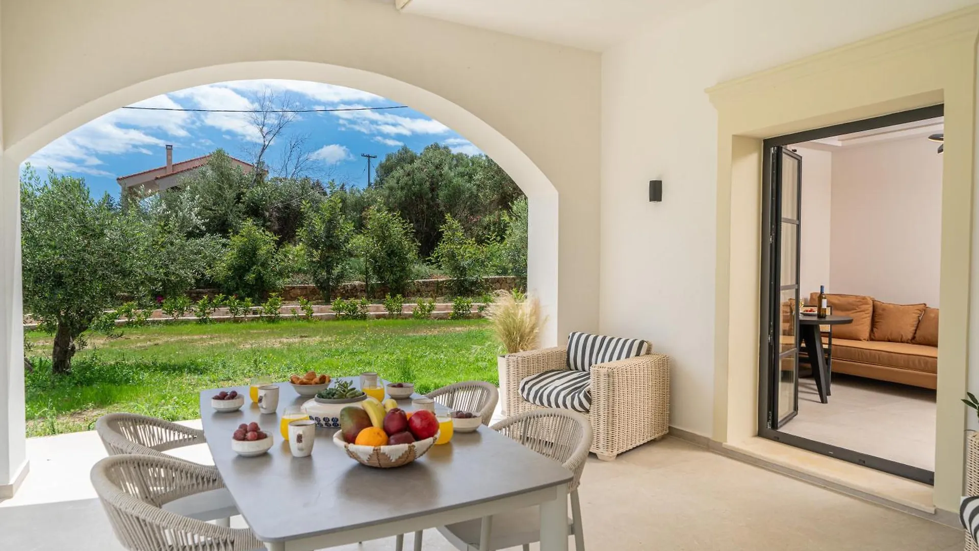Villa Antinoi Lixouri Greece