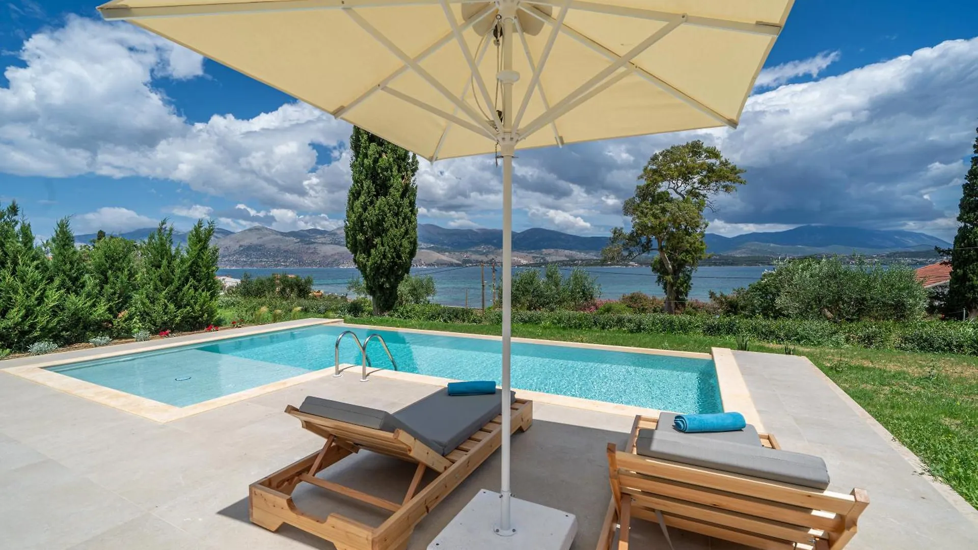 Villa Antinoi Lixouri
