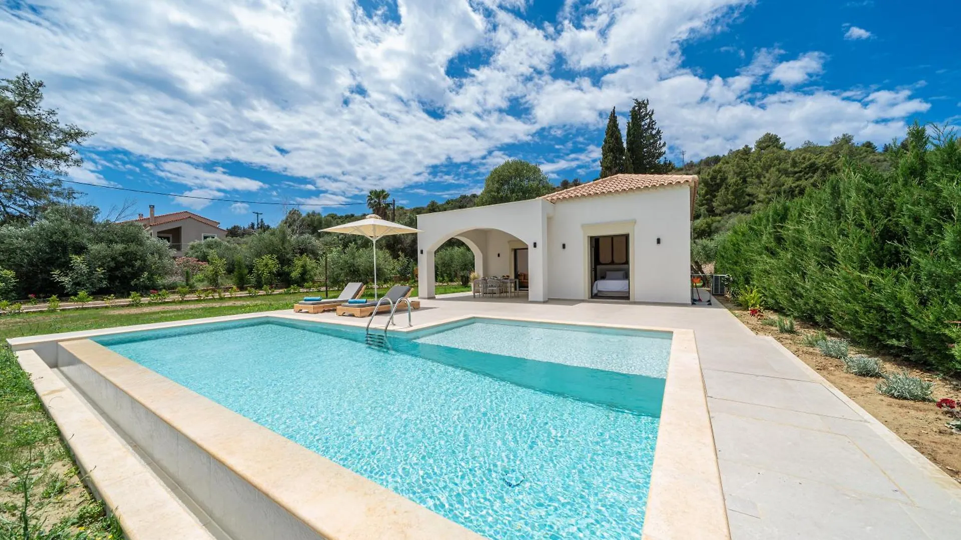 Villa Antinoi Lixouri