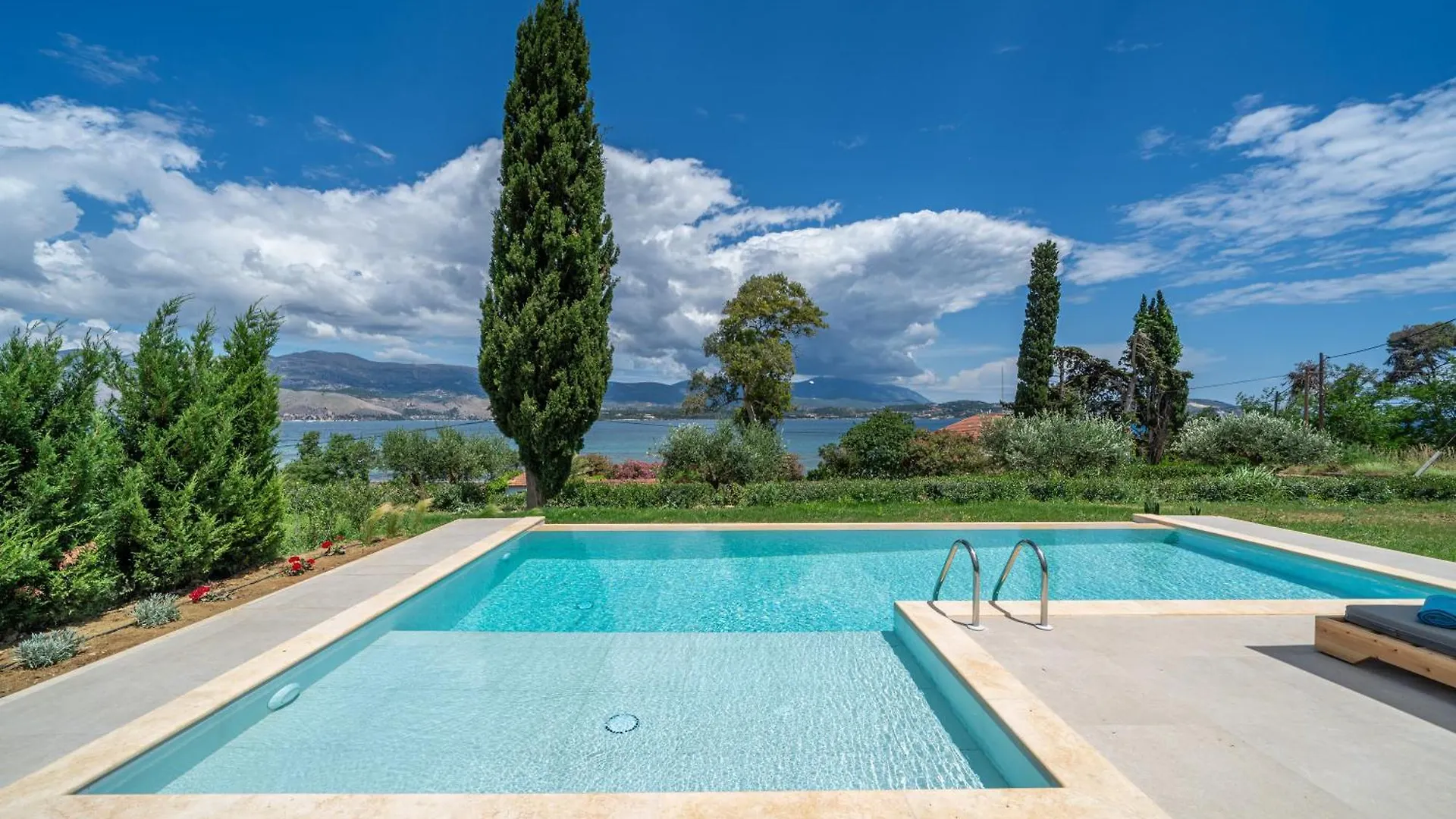 Villa Antinoi Lixouri Greece