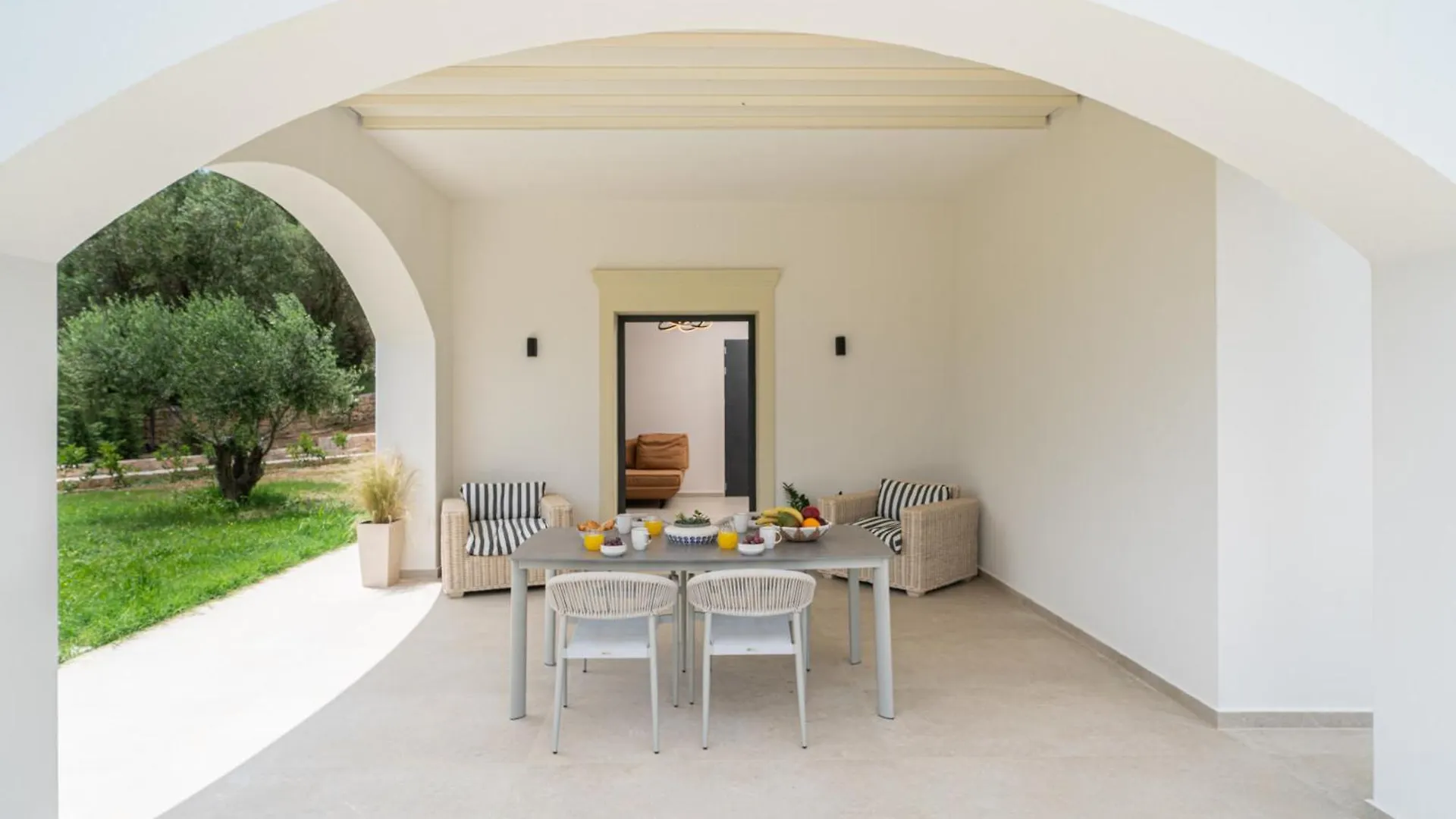 Villa Antinoi Lixouri 0*,  Greece
