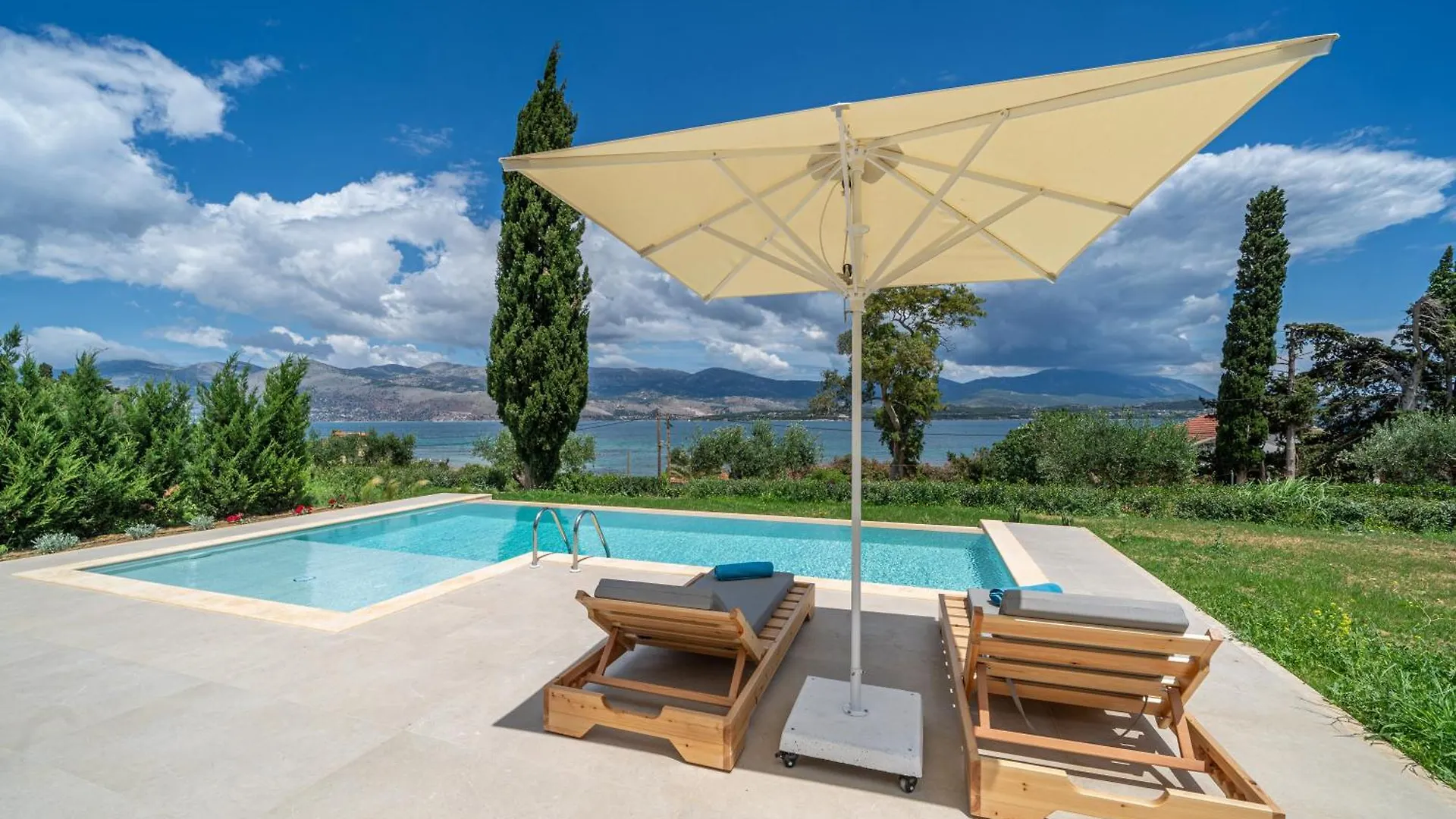 Villa Antinoi Lixouri Greece