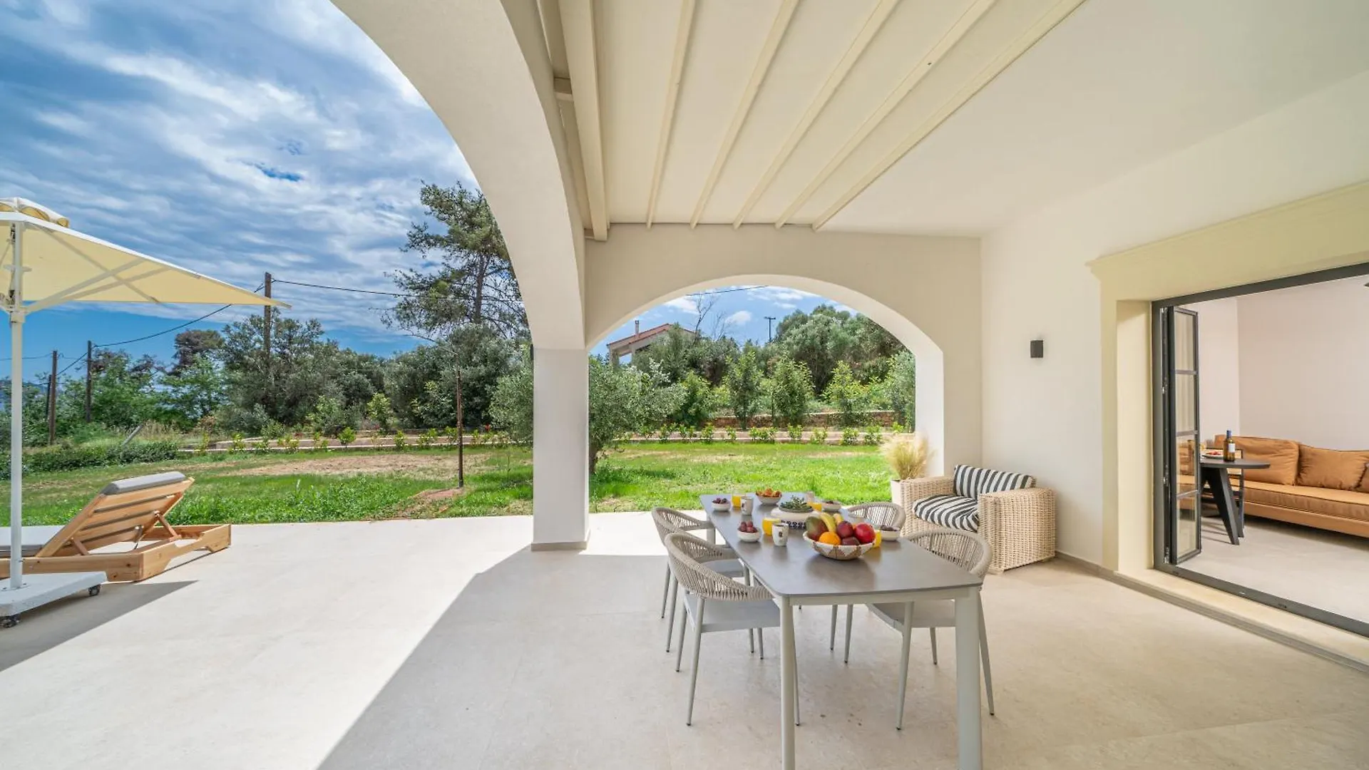 Villa Antinoi Lixouri