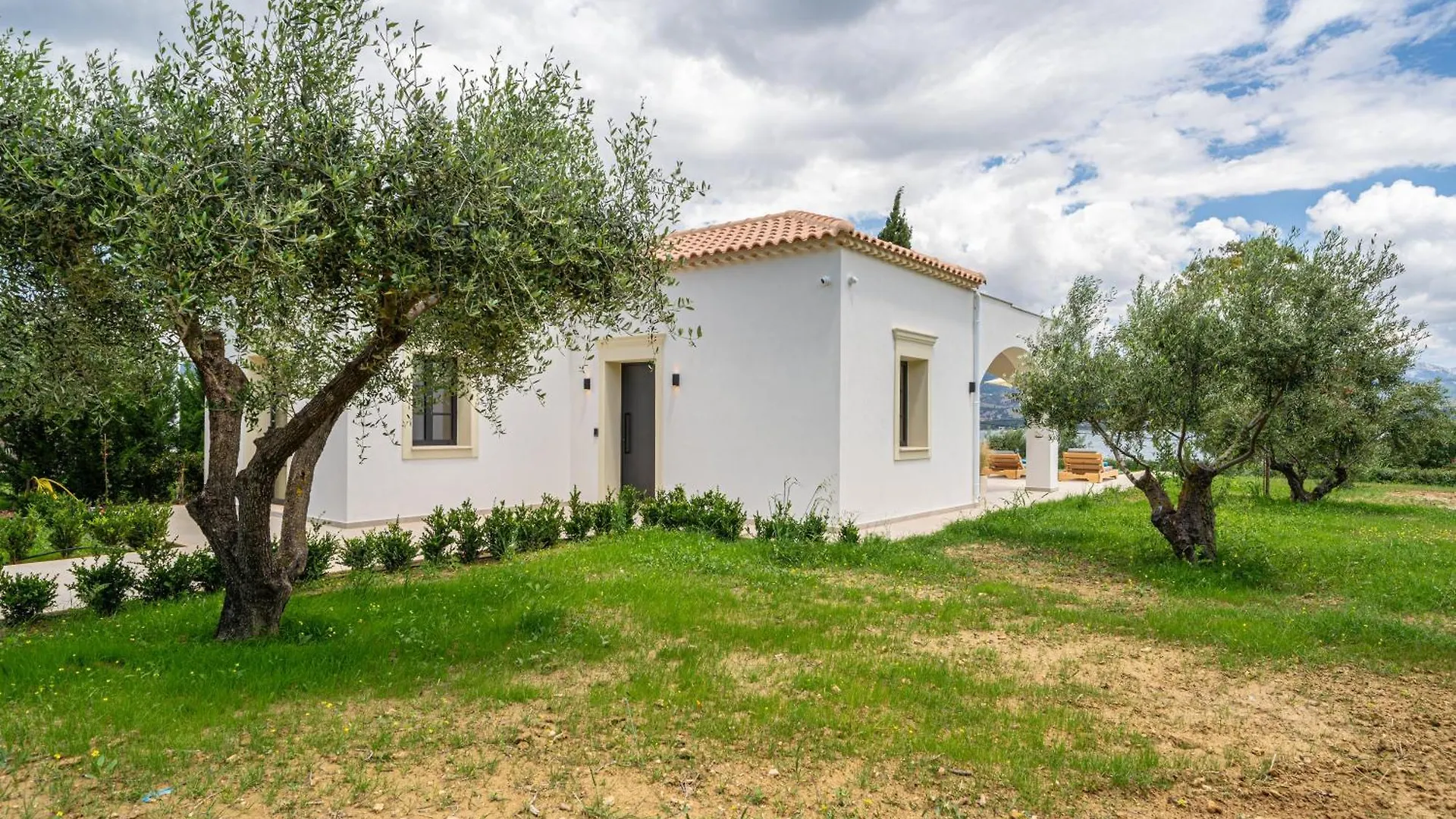 Villa Antinoi Lixouri