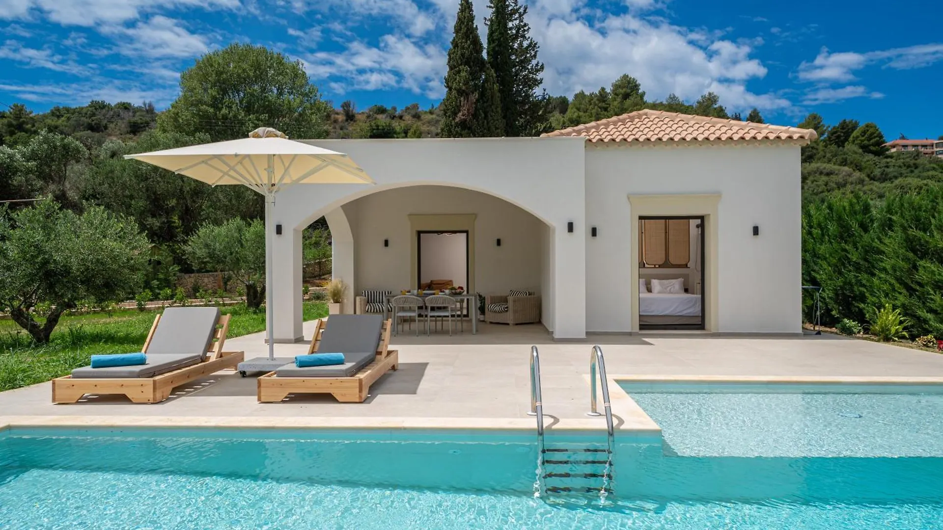 Villa Antinoi Lixouri