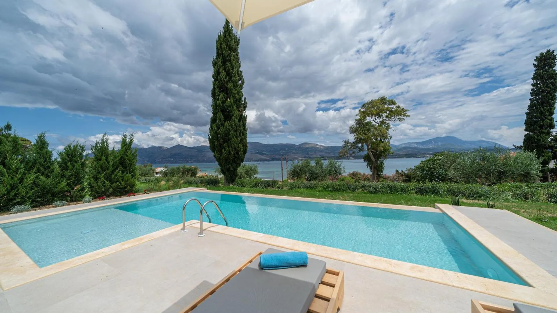 Villa Antinoi Lixouri