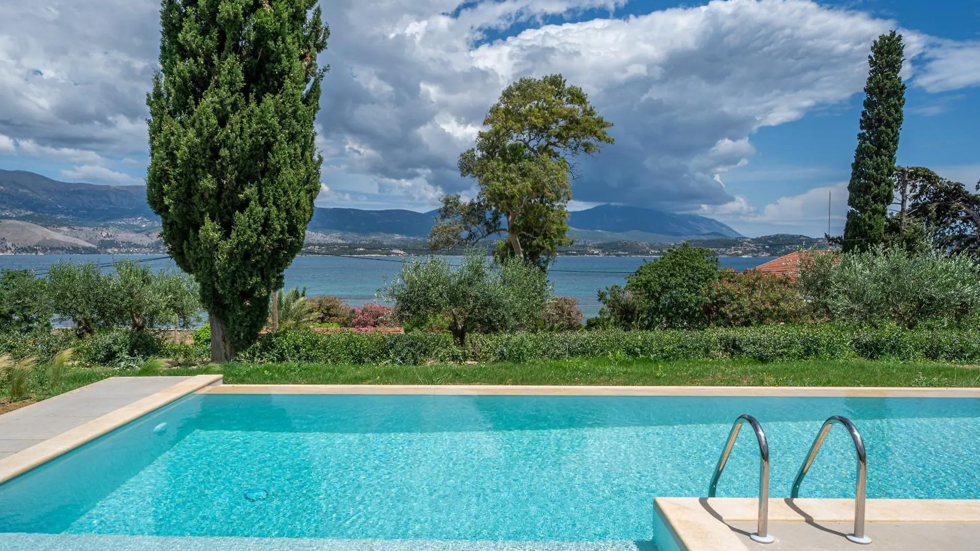 Villa Antinoi Lixouri Greece