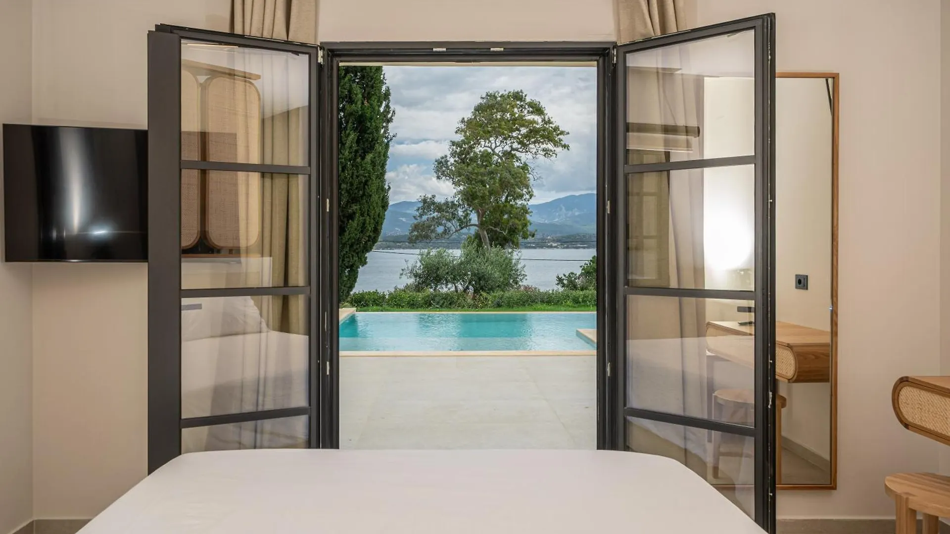 Villa Antinoi Lixouri 0*,  Greece