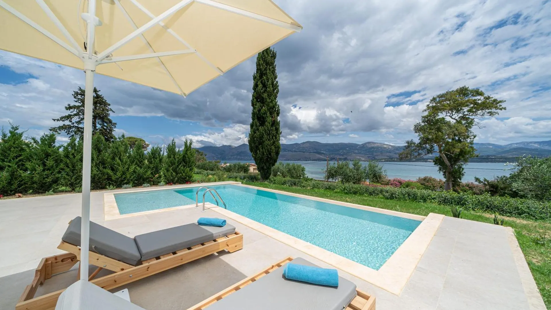 Villa Antinoi Lixouri