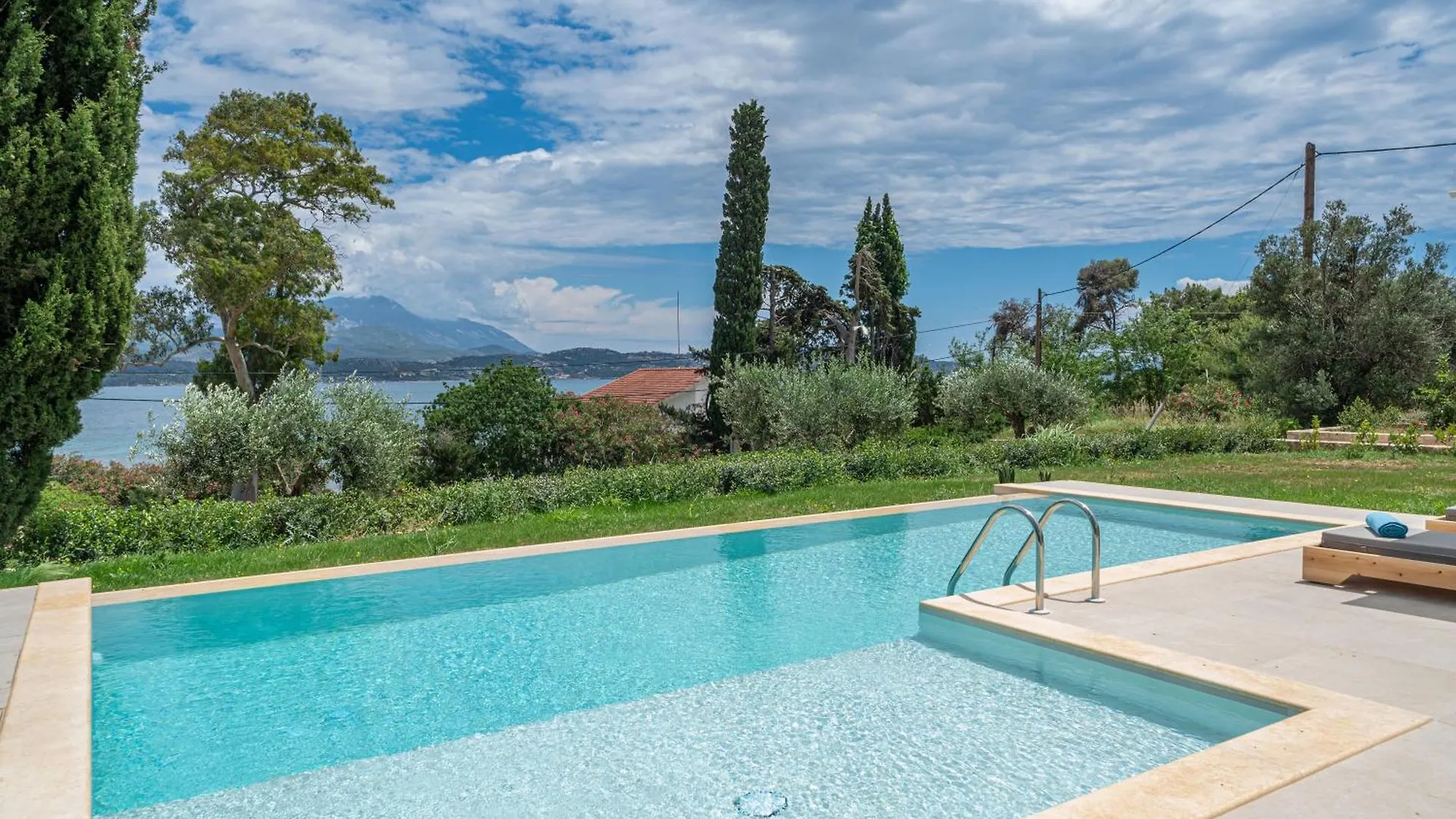 Villa Antinoi Lixouri