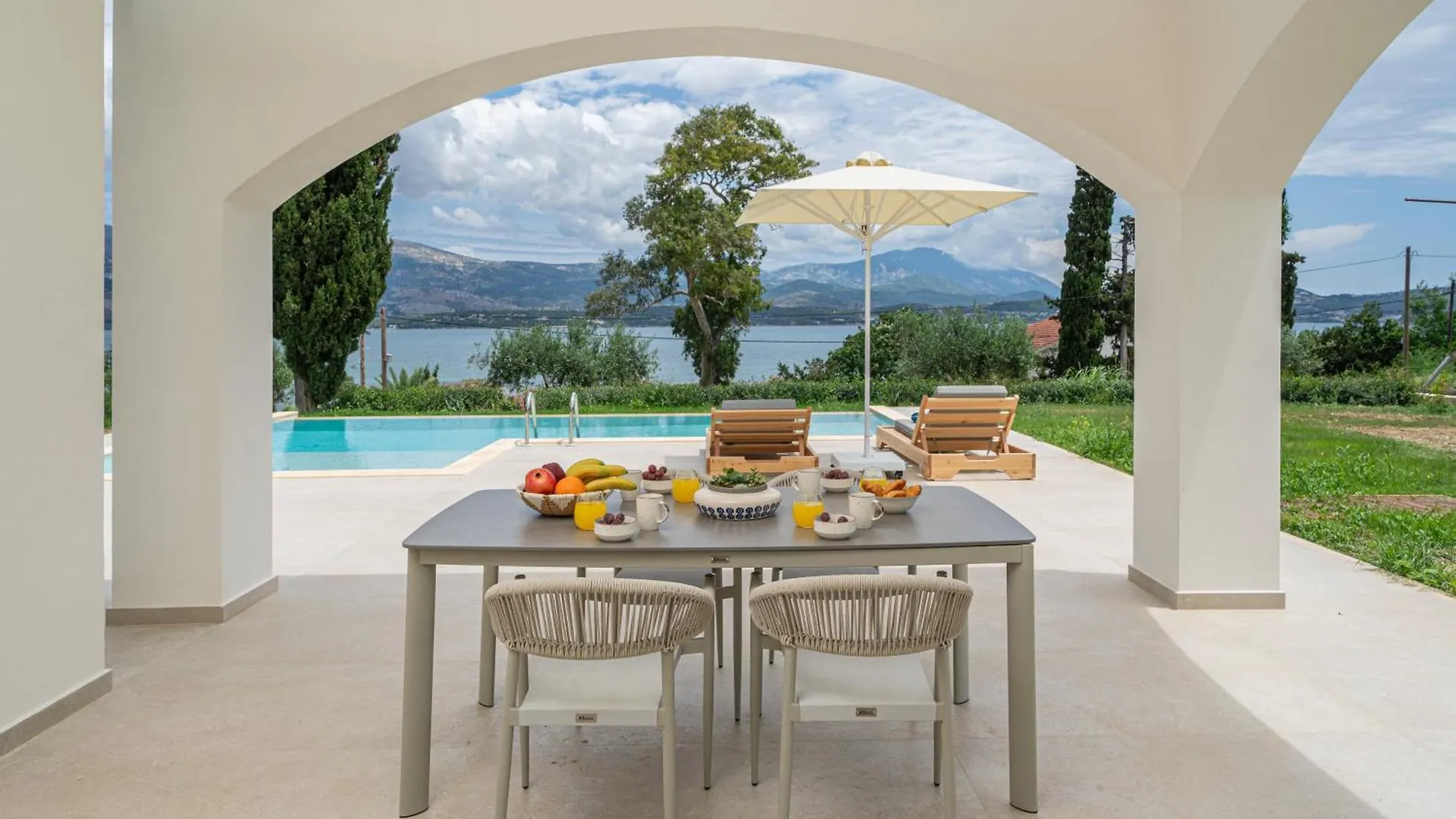 Villa Antinoi Lixouri