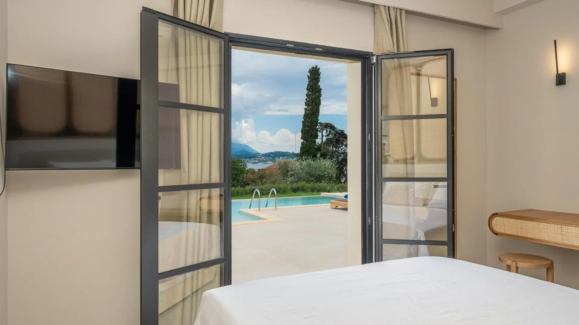 Villa Antinoi Lixouri
