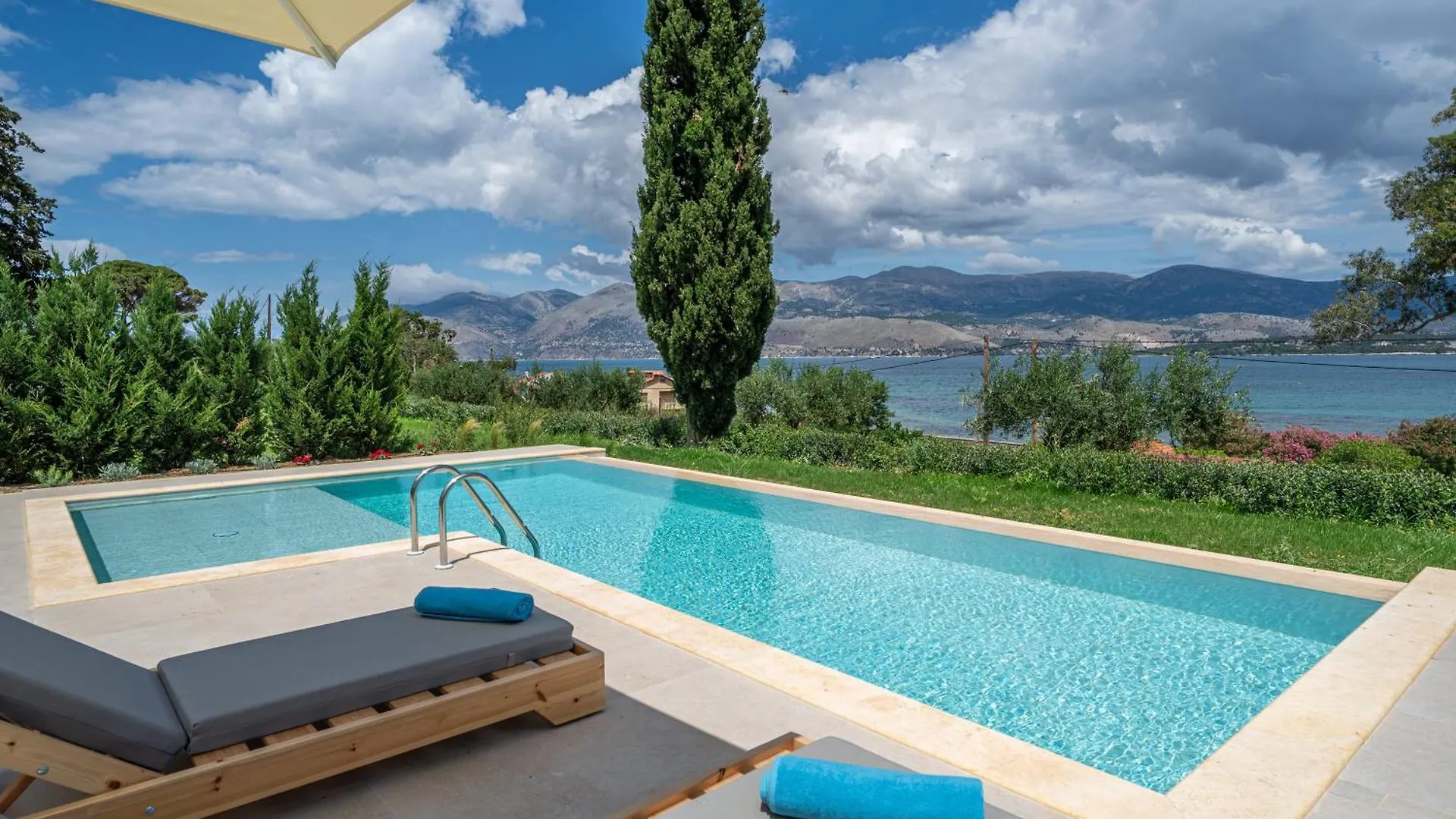Villa Antinoi Lixouri