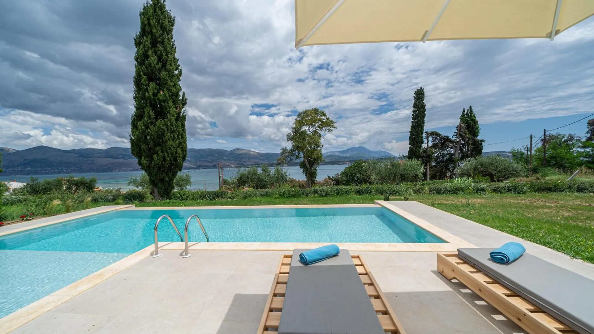 Villa Antinoi Lixouri